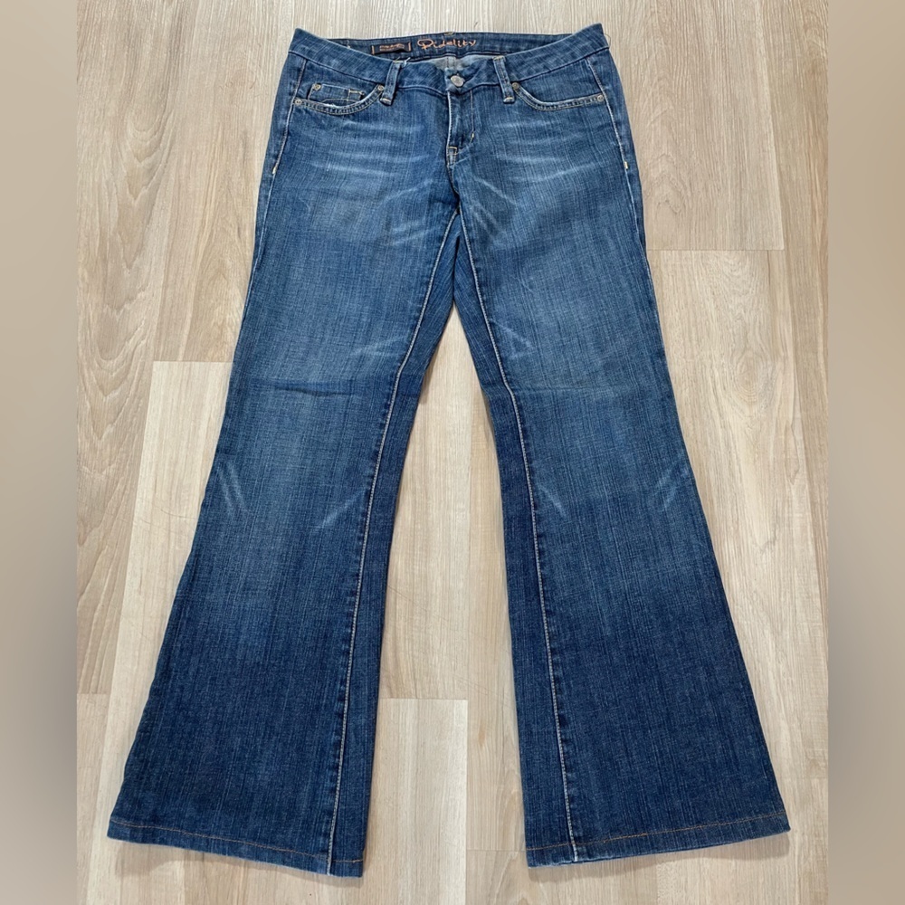 FIDELITY “Snap Dragon” Low Waist Flare Blue Jeans. Size 29